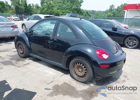 2010 Volkswagen New Beetle 2.5L z USA, uszkodzony, nr VIN 3VWPG3AG5AM018478